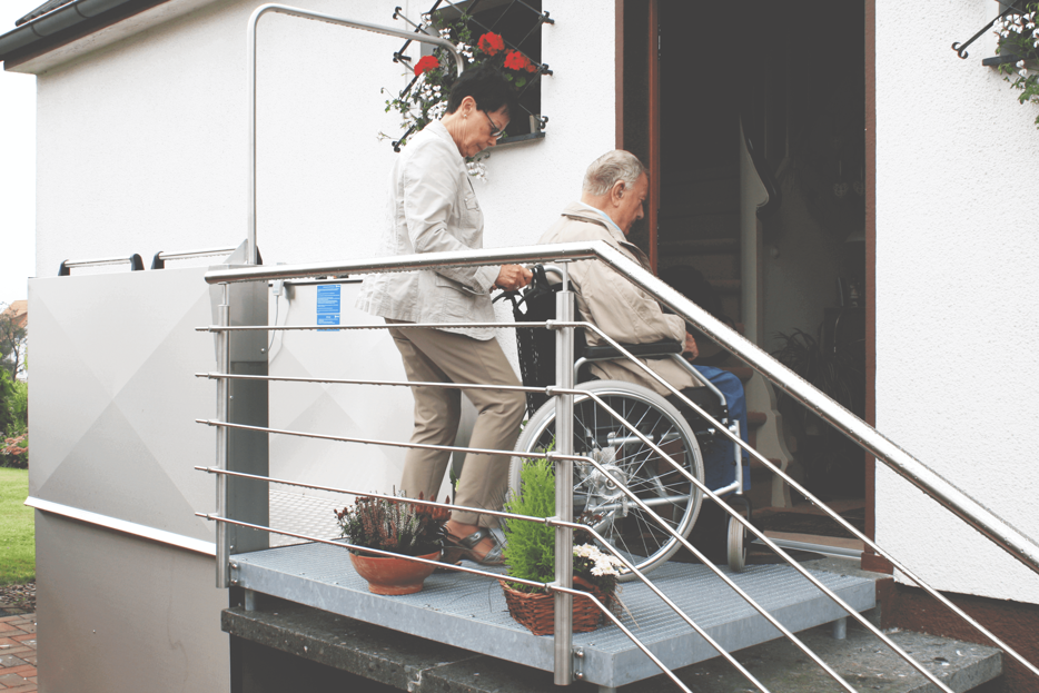 Hausabklärung – Sturzgefahren auf der Spur – Seniorenbetreuung zu Hause  –  Barrierefreiheit