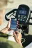 Smartphone wird am USB-Anschluss des Vermeiren Kuarz XD geladen